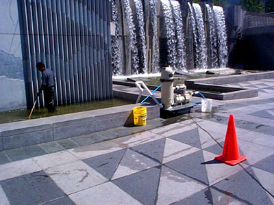 click for next. by rd pants, june 2002.